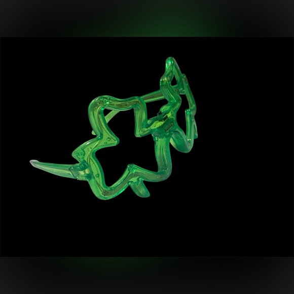‼️READ‼️ 

Green Shamrock Novelty Light-Up Glasses - Picture 4 of 7